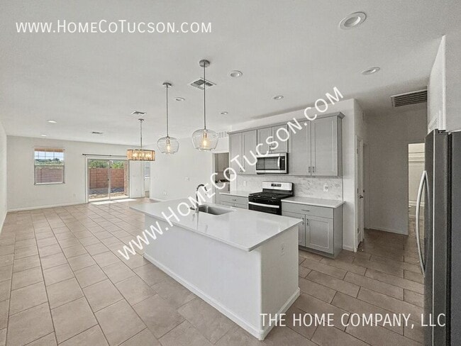 Building Photo - 10348 E Silver Slate Pl