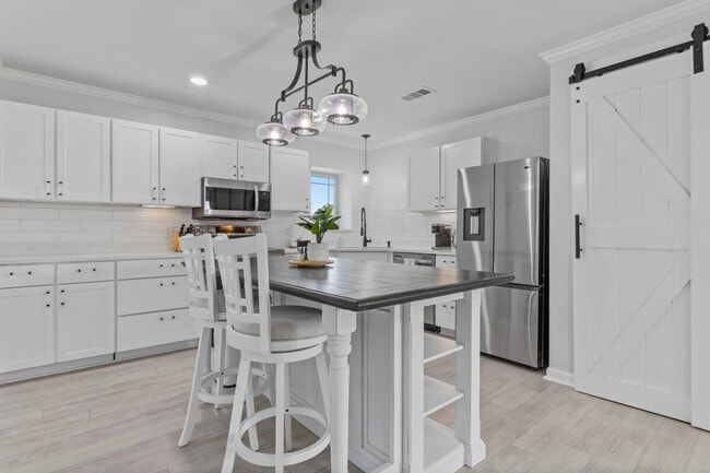 Building Photo - 139 Brady Dr