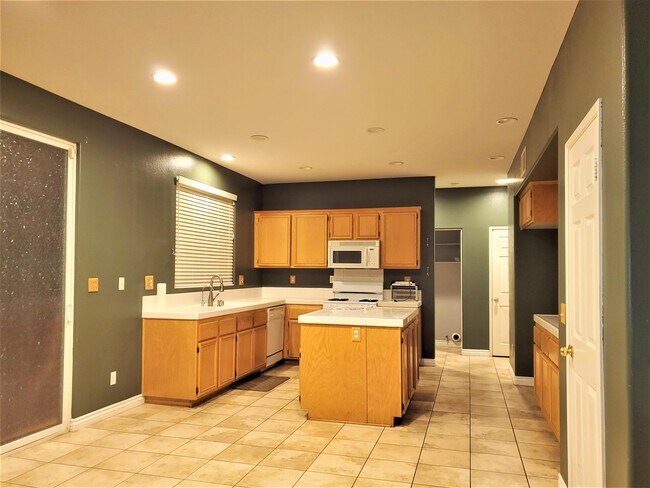 Building Photo - 6349 Catania Ct