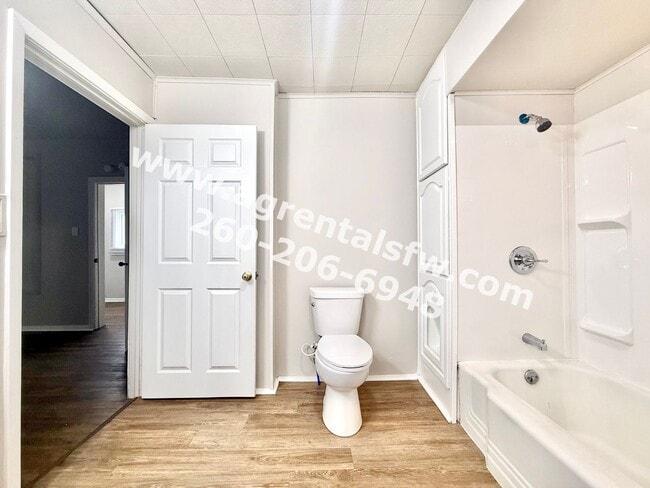 Building Photo - 2 Bedroom House