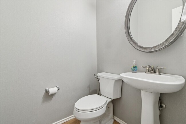 Building Photo - 8601 Forest Highlands Dr