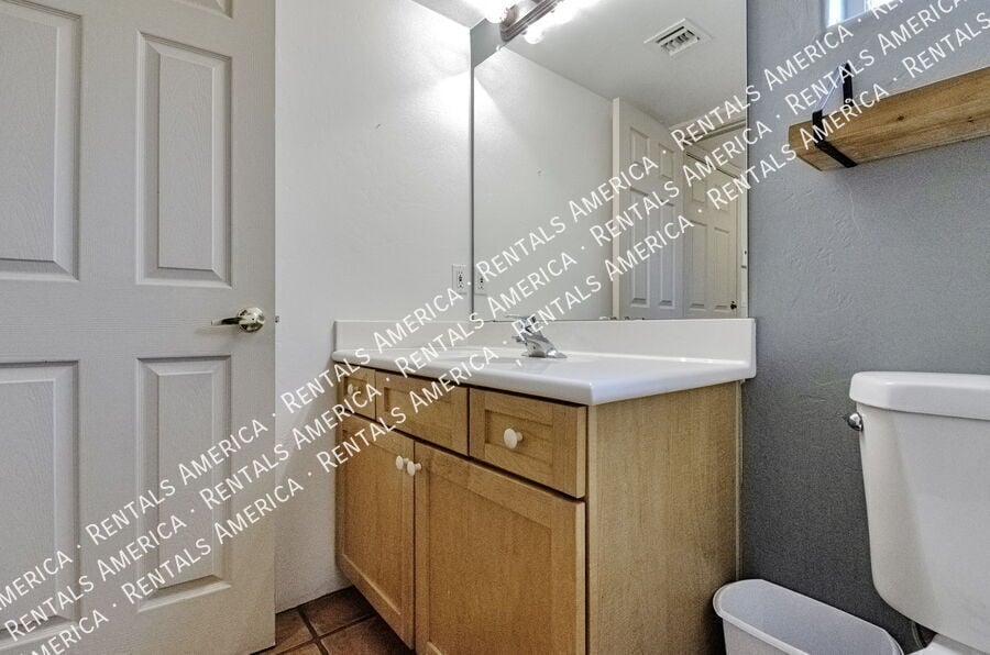 Building Photo - 2974 N Cardell Cir