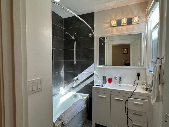 Building Photo - Charming Remodeled Home in Prime Excelsior...