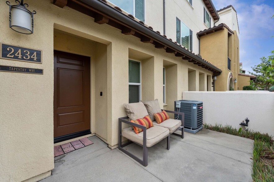 Building Photo - 2434s Tapestry Wy