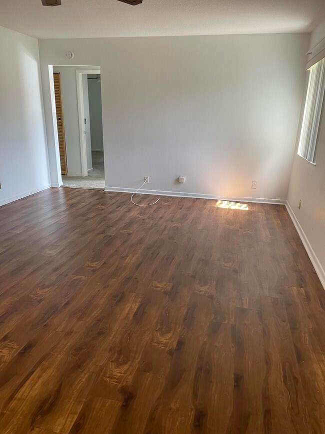 Building Photo - 501 Shady Pine Way