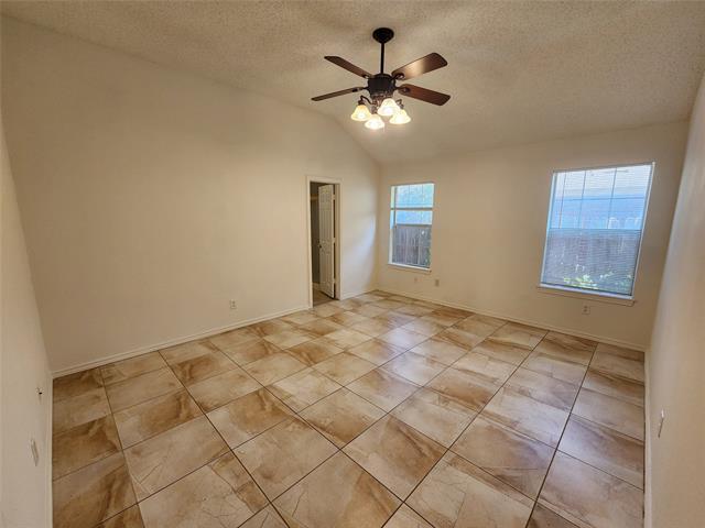 Building Photo - 2131 Ridgecliff Dr