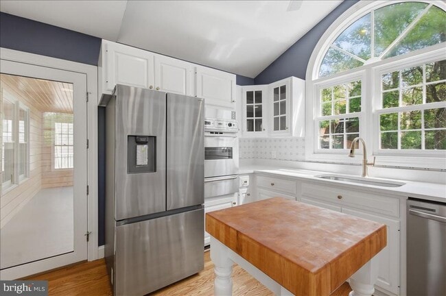 Building Photo - 5736 8th Rd N