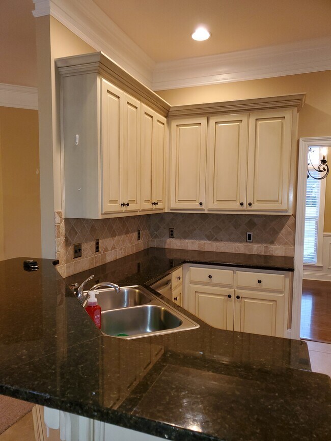 Building Photo - 9737 Faversham Ct