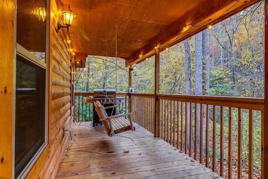 Building Photo - 5151 Riversong Way