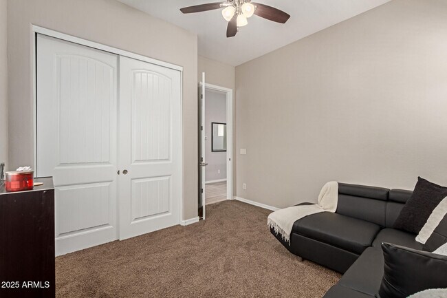 Building Photo - 1367 S Country Club Dr