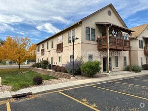 Building Photo - 1202 Walnut Ave
