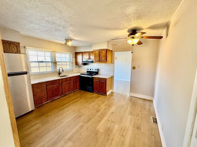 Building Photo - 77 Executive Ln