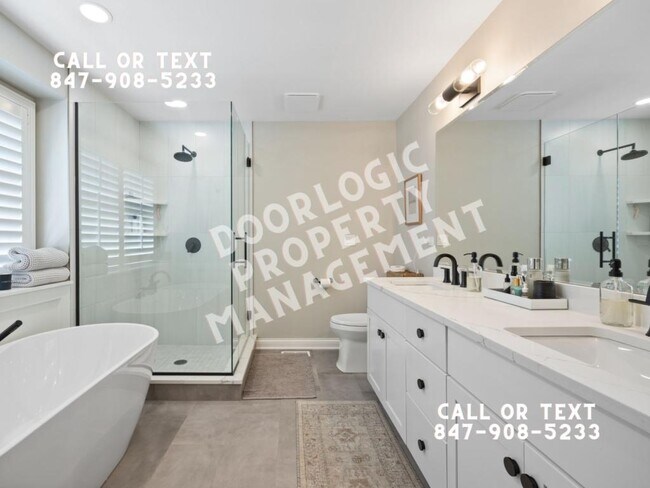 Building Photo - 735 W 8th St