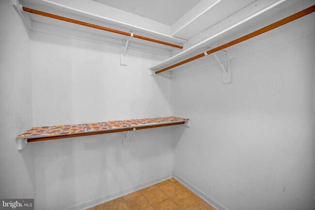 Building Photo - 43782 Brookline Terrace