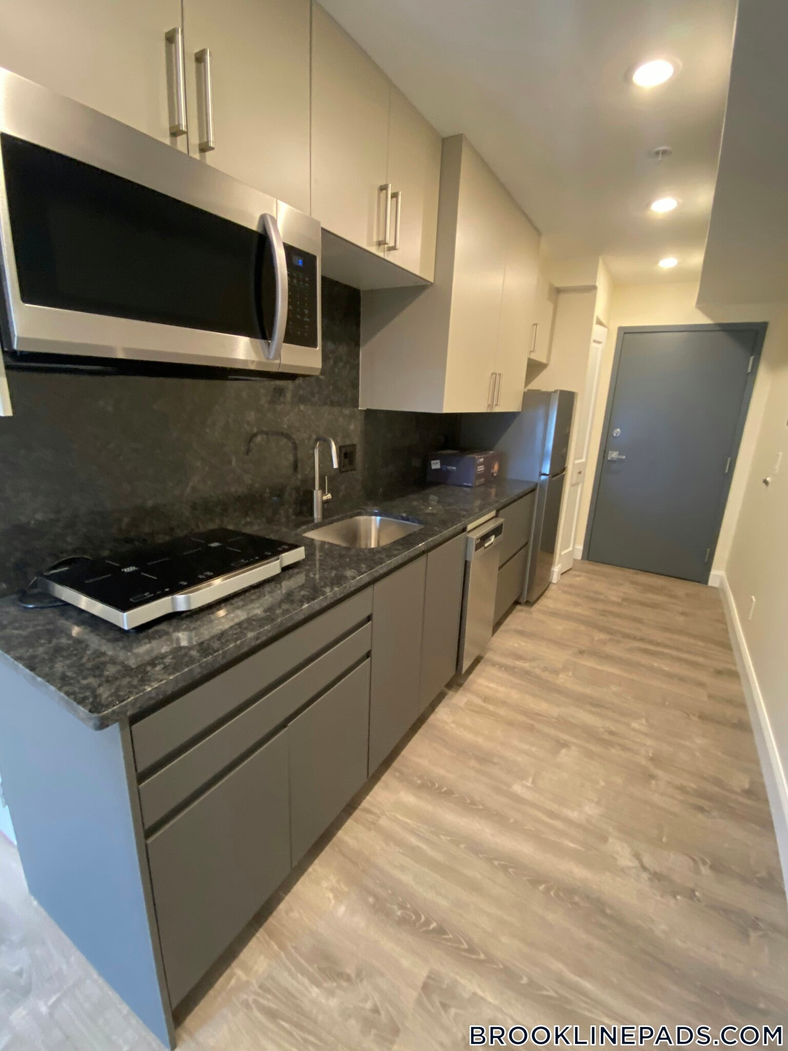 Building Photo - 1028a Commonwealth Ave