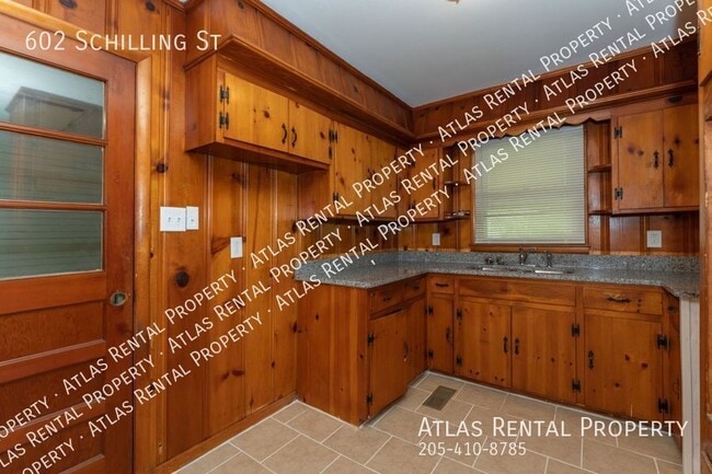 Building Photo - 602 Schilling St