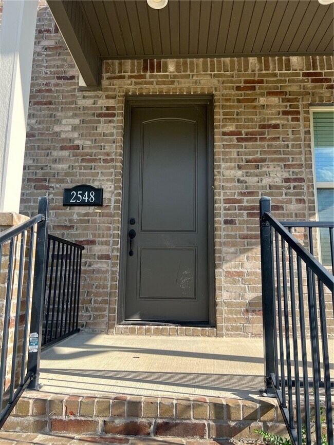 Building Photo - 2548 E Bayside Xing