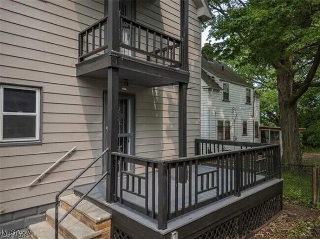 Building Photo - 3363 E 102nd St