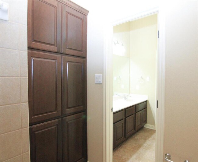 Building Photo - 3640 Rosalina Loop