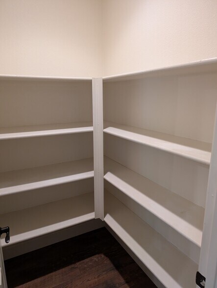 Large Pantry - 15925 Piazza Way