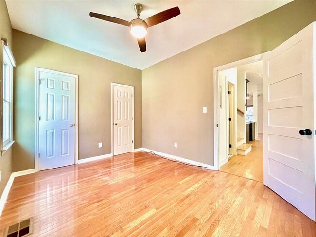 Building Photo - 220 Berean Ave SE