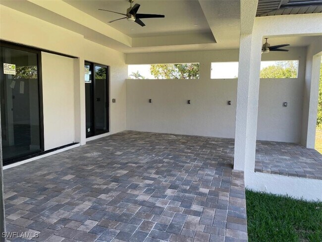 Building Photo - 725 Monterey Ave