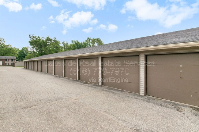 Building Photo - 2912 Earle Ave SW