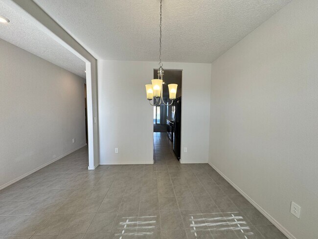 Building Photo - 771 Prairie Sage Ct SW