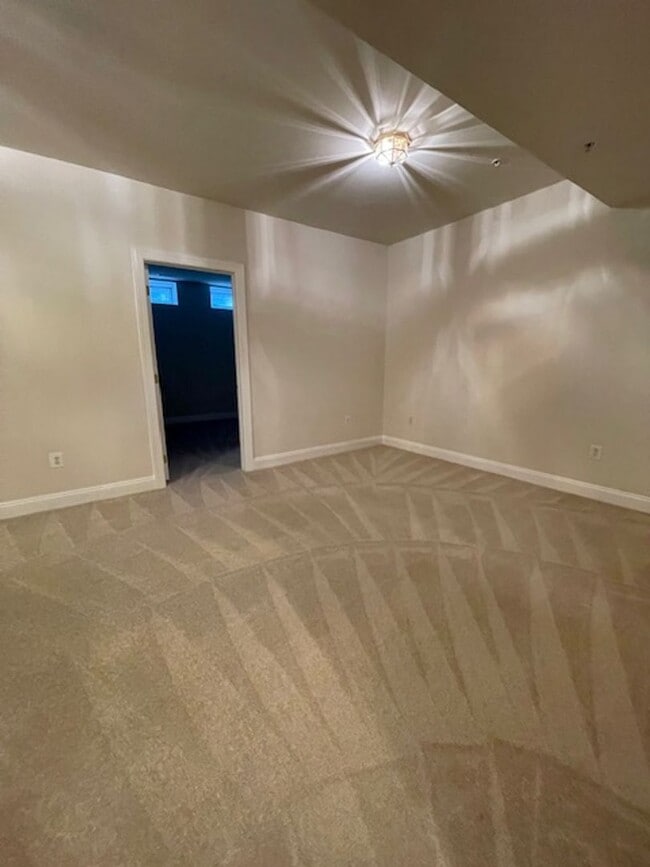 Building Photo - SPACIOUS TH IN CLARKSBURG