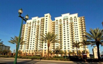 Building Photo - 800 N Tamiami Trl
