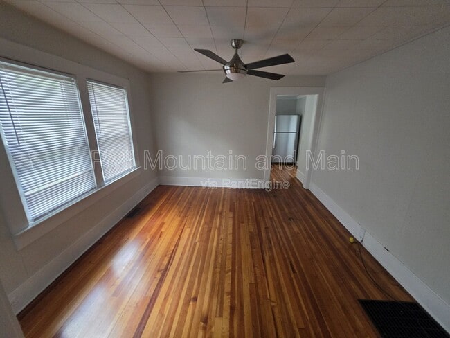 Building Photo - 161 Logan Ave