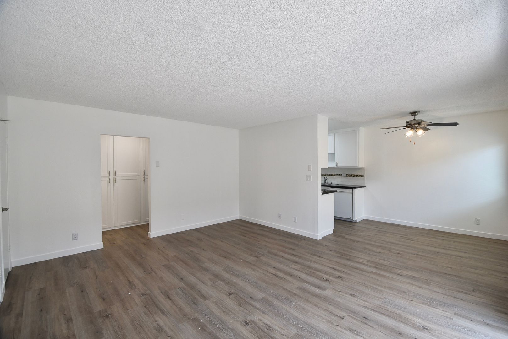 Building Photo - 6115 Whitsett Ave