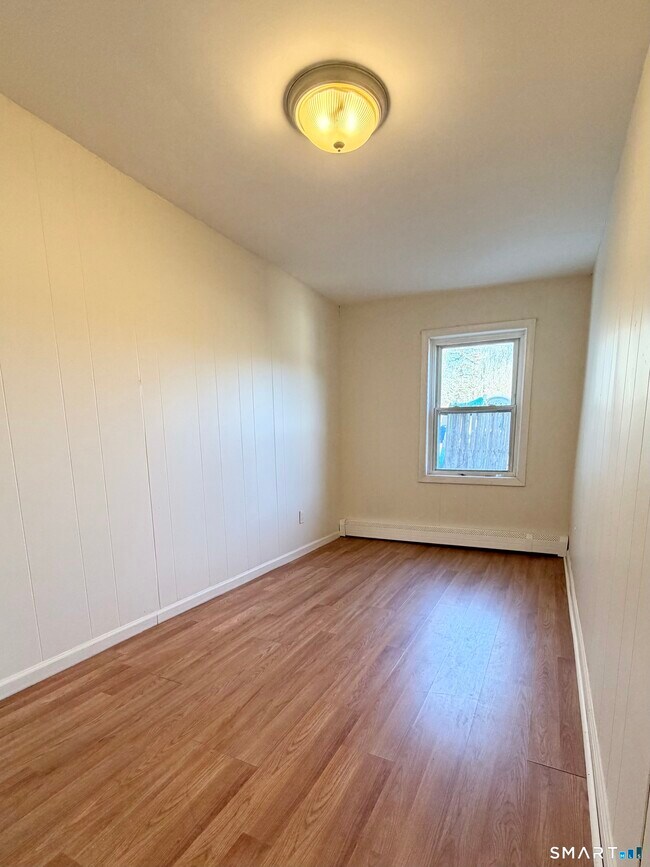 Building Photo - 9 Meridian St