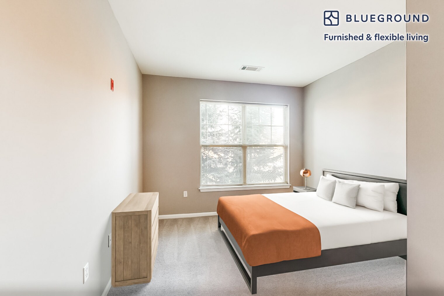 Building Photo - 160 Boylston St