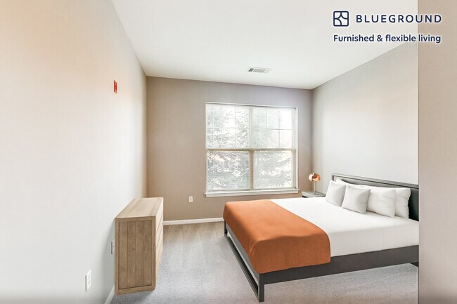 Building Photo - 160 Boylston St