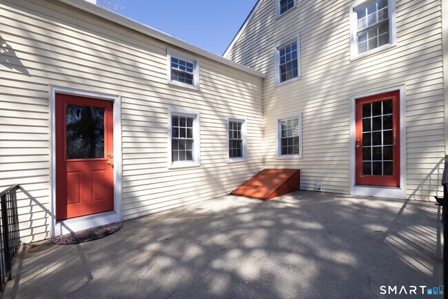 Building Photo - 1187 Mt Carmel Ave