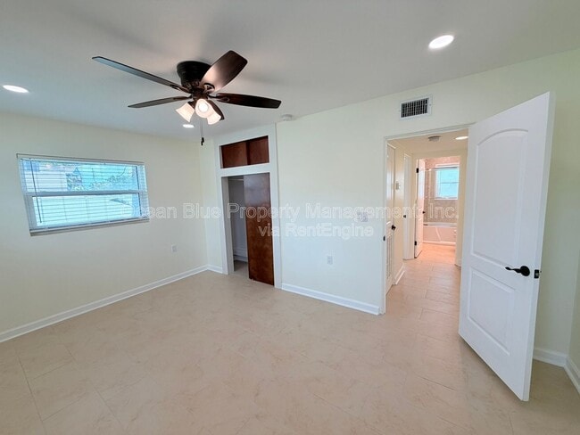 Building Photo - 1000 Bay Pine Blvd