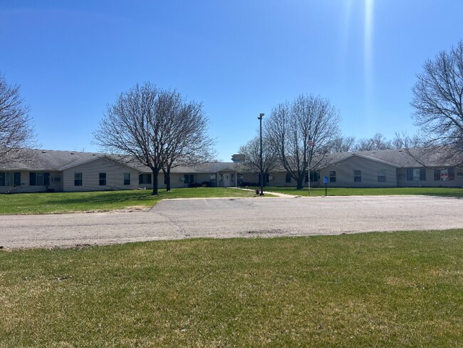 Primary Photo - 745 Streeter Dr