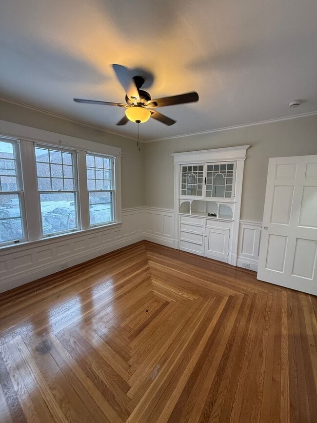 Building Photo - 82-84 Oxford Street