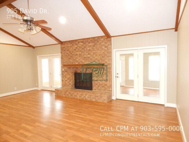 Building Photo - 905 David Dr