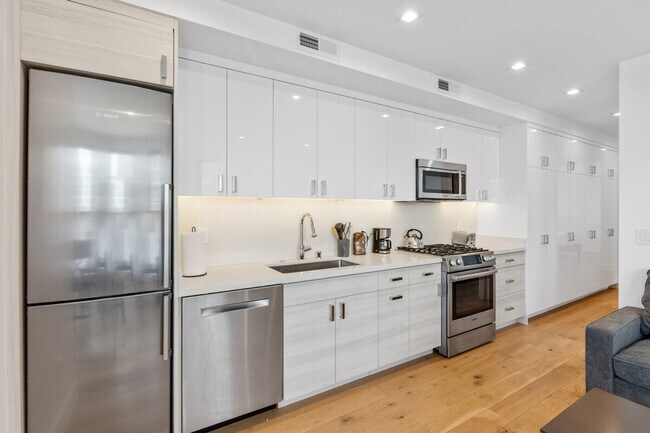 Building Photo - 1363 Minna St