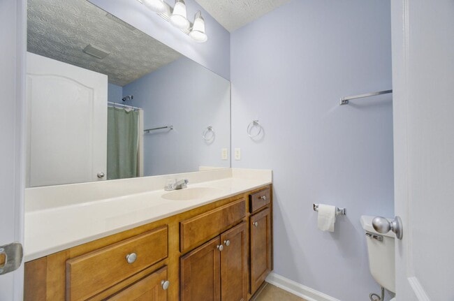 Building Photo - 3 Bedroom with a Fabulous Florida Room in ...