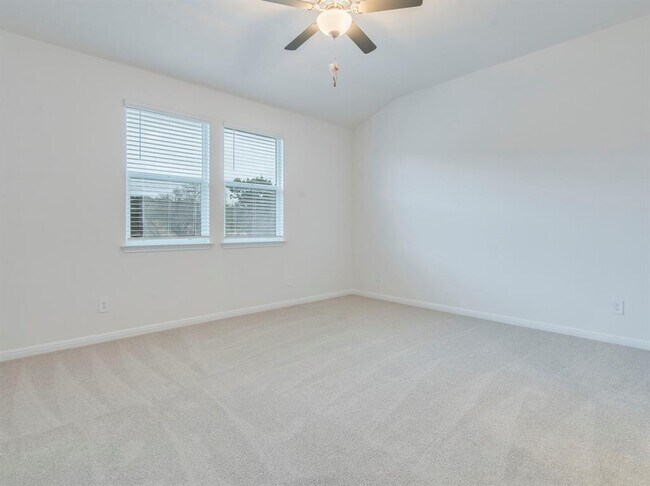 Building Photo - 260 Cathedral Mountain Dr