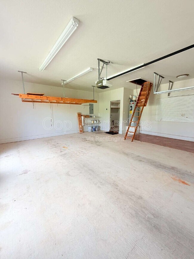 Building Photo - 412 Shayla Ln