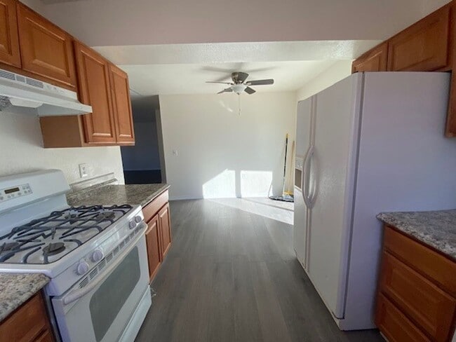 Building Photo - 2BR 2BA HOME-Fenced Yard & Workshop Garage, RV-Boat