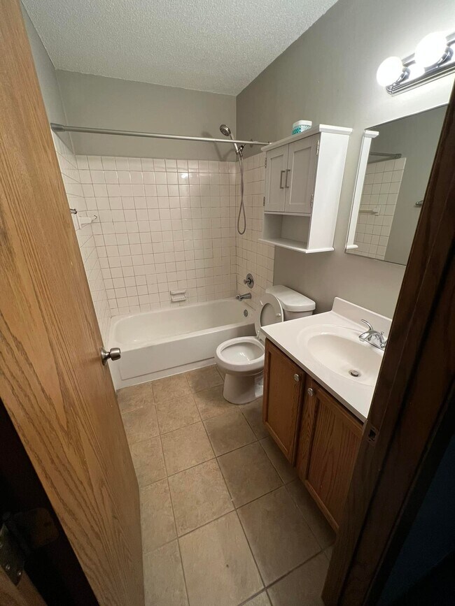 Building Photo - 1409 Farrington St