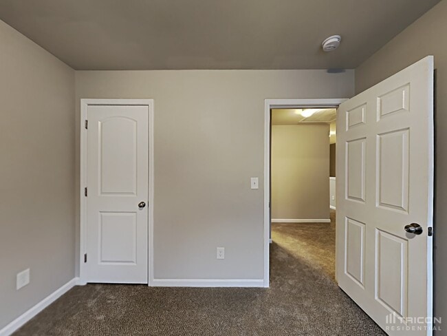 Building Photo - 2047 Aragon Lane