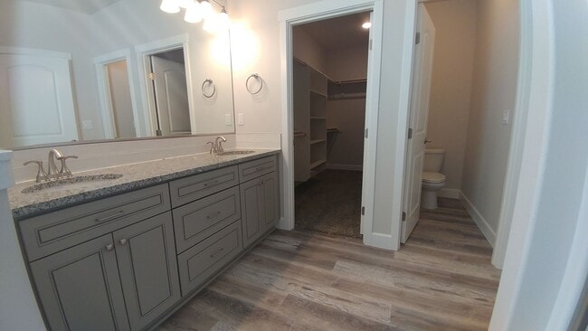 Building Photo - Modern 3 Bed, 2 Bath Pro-Made Rambler in R...