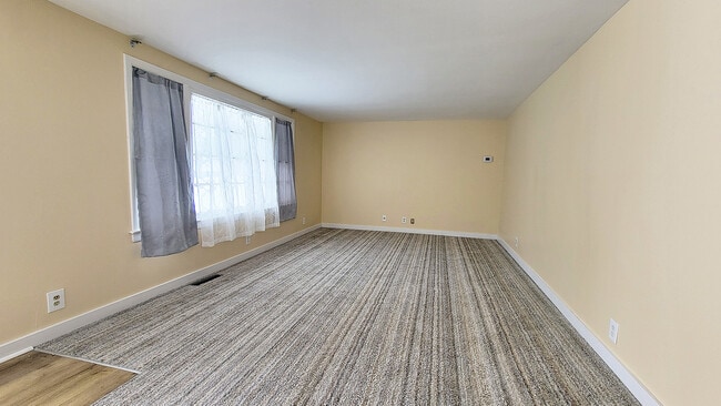 Building Photo - 2701 Wilshire Blvd