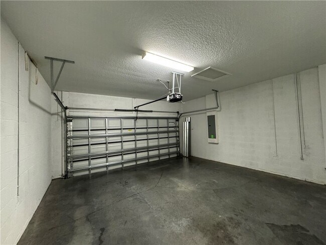 Building Photo - 1751 Willows Sq